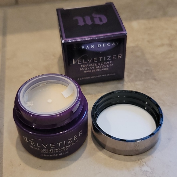 Urban Decay Velvetizer Translucent Mix in Medium - Picture 5 of 5